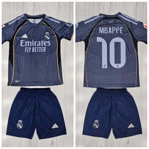 8402 Детски футболен комплект REAL MADRID MBAPPE 10